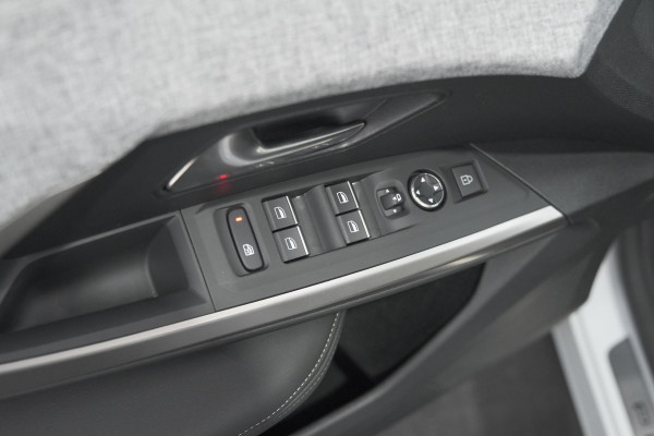 Peugeot 5008 1.2 Hybrid 136 GT 7p | Adaptieve Cruise Control | Camera | Elektrische Kofferklep | Stoelverwarming