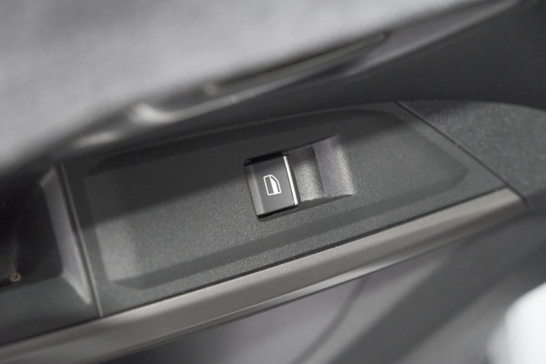 Peugeot 5008 1.2 Hybrid 136 GT 7p | Adaptieve Cruise Control | Camera | Elektrische Kofferklep | Stoelverwarming