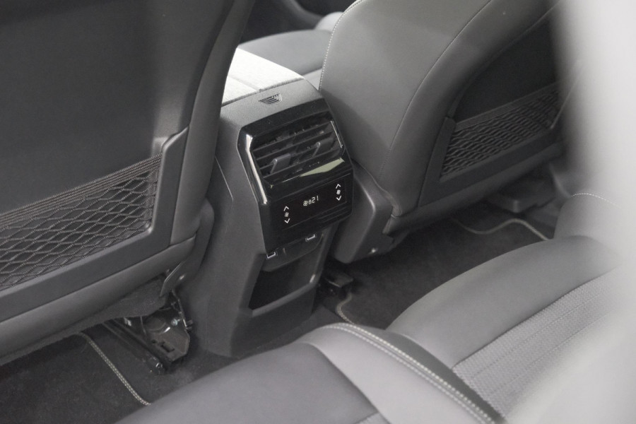 Peugeot 5008 1.2 Hybrid 136 GT 7p | Adaptieve Cruise Control | Camera | Elektrische Kofferklep | Stoelverwarming