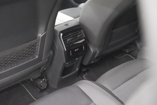 Peugeot 5008 1.2 Hybrid 136 GT 7p | Adaptieve Cruise Control | Camera | Elektrische Kofferklep | Stoelverwarming