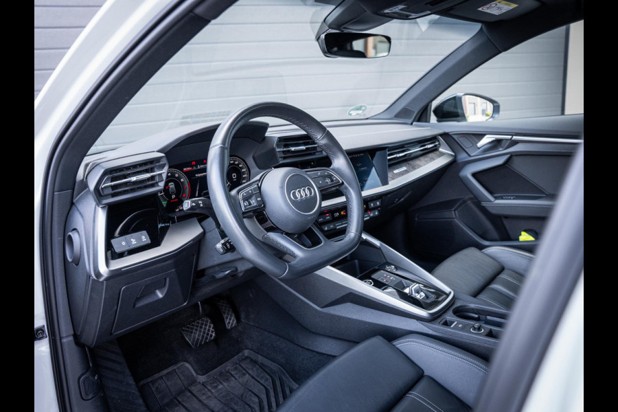 Audi A3 Sportback 45 TFSI e S edition Competition - Pano l Matrix l Elek stoel. l ACC