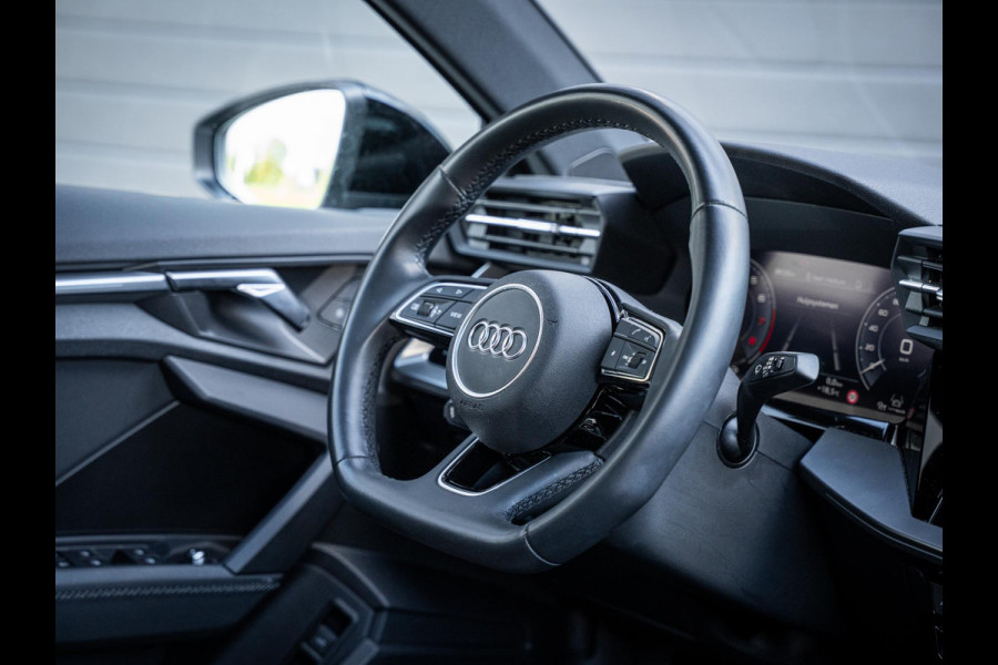 Audi A3 Sportback 45 TFSI e S edition Competition - Pano l Matrix l Elek stoel. l ACC