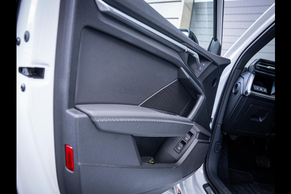 Audi A3 Sportback 45 TFSI e S edition Competition - Pano l Matrix l Elek stoel. l ACC