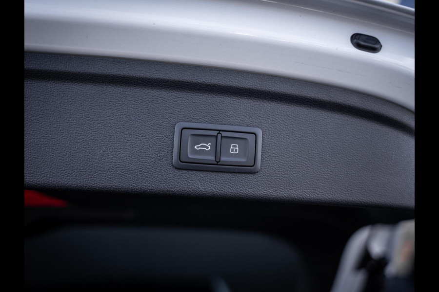 Audi A3 Sportback 45 TFSI e S edition Competition - Pano l Matrix l Elek stoel. l ACC