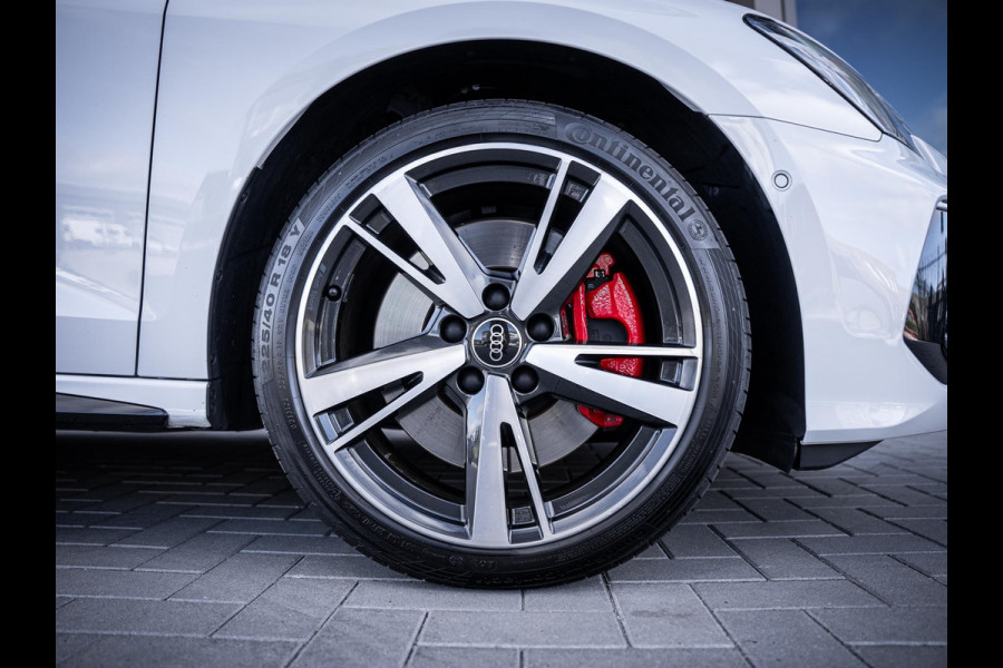 Audi A3 Sportback 45 TFSI e S edition Competition - Pano l Matrix l Elek stoel. l ACC