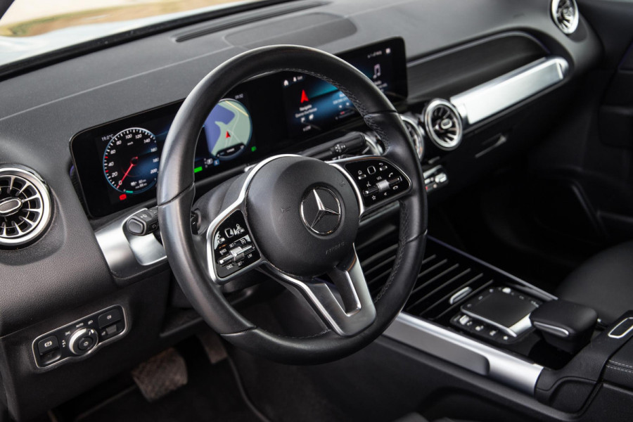 Mercedes-Benz EQB 300 4MATIC Luxury Line CARPLAY / CAMERA / SFEERVERLICHTING / LEER / STOELVERWARMING