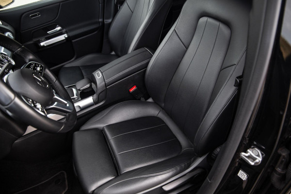 Mercedes-Benz EQB 300 4MATIC Luxury Line CARPLAY / CAMERA / SFEERVERLICHTING / LEER / STOELVERWARMING