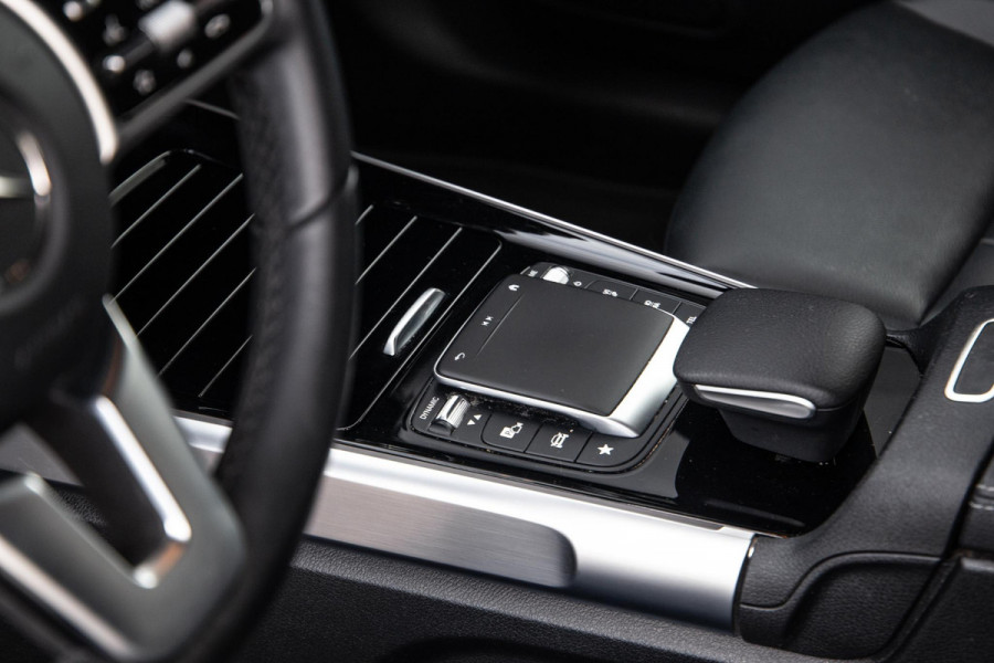 Mercedes-Benz EQB 300 4MATIC Luxury Line CARPLAY / CAMERA / SFEERVERLICHTING / LEER / STOELVERWARMING
