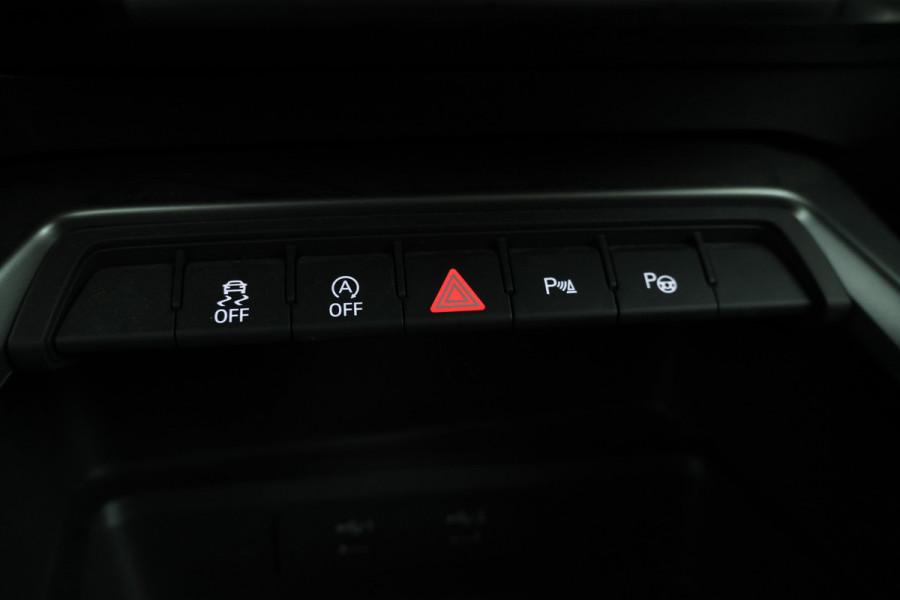 Audi A3 Limousine 30 TFSI S edition S-Line, Stoelverwarming, Volleder, Digital Dash, BOM VOL!!