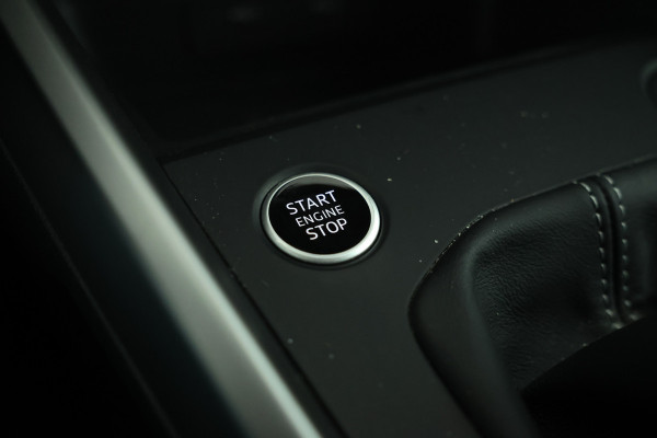 Audi A3 Limousine 30 TFSI S edition S-Line, Stoelverwarming, Volleder, Digital Dash, BOM VOL!!