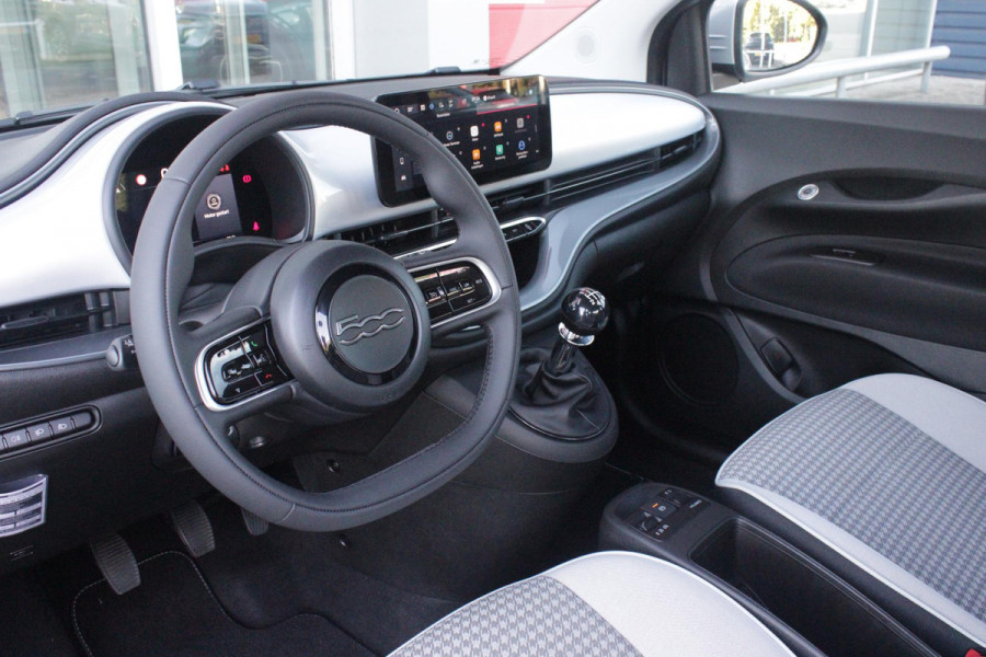Fiat 500 1.0 Hybrid 65PK TORINO LAUNCH EDITION | DRAADLOZE APPLE CARPLAY/ANDROID AUTO | PARKEERSESOREN ACHTER | 16" LICHTMETALEN VELGEN "BURNISHED" | LED KOPLAMPEN "INFINITY" | CLIMATE CONTROL | DAB+ RADIO | REGEN/LICHT SENSOR | KEYLESS START | CELESTIAL BLUE | CRUISE CONTROL |
