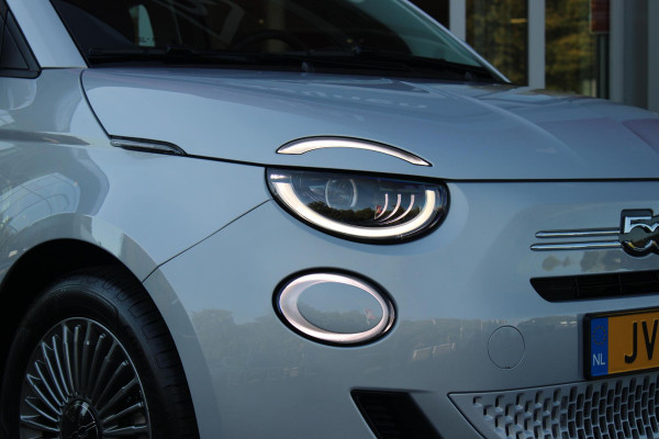 Fiat 500 1.0 Hybrid 65PK TORINO LAUNCH EDITION | DRAADLOZE APPLE CARPLAY/ANDROID AUTO | PARKEERSESOREN ACHTER | 16" LICHTMETALEN VELGEN "BURNISHED" | LED KOPLAMPEN "INFINITY" | CLIMATE CONTROL | DAB+ RADIO | REGEN/LICHT SENSOR | KEYLESS START | CELESTIAL BLUE | CRUISE CONTROL |