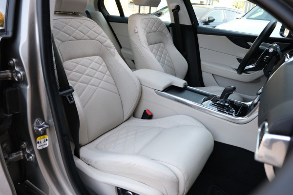 Jaguar XE 2.0 P300 AWD HSE |48.017km| PANORAMADAK UNIEK 300pk Leder/Navi/Virtual Cockpit