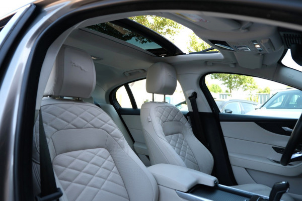Jaguar XE 2.0 P300 AWD HSE |48.017km| PANORAMADAK UNIEK 300pk Leder/Navi/Virtual Cockpit