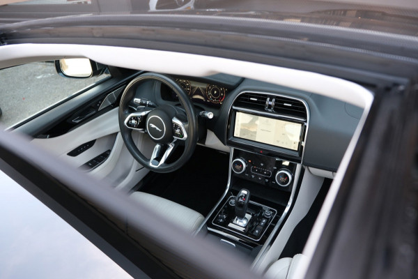 Jaguar XE 2.0 P300 AWD HSE |48.017km| PANORAMADAK UNIEK 300pk Leder/Navi/Virtual Cockpit