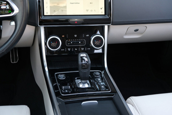 Jaguar XE 2.0 P300 AWD HSE |48.017km| PANORAMADAK UNIEK 300pk Leder/Navi/Virtual Cockpit