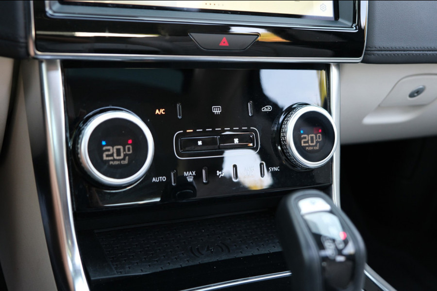 Jaguar XE 2.0 P300 AWD HSE |48.017km| PANORAMADAK UNIEK 300pk Leder/Navi/Virtual Cockpit