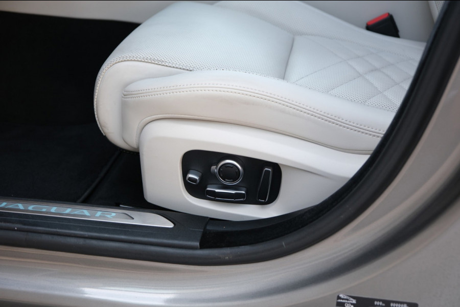 Jaguar XE 2.0 P300 AWD HSE |48.017km| PANORAMADAK UNIEK 300pk Leder/Navi/Virtual Cockpit