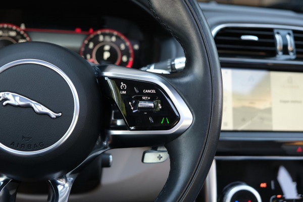 Jaguar XE 2.0 P300 AWD HSE |48.017km| PANORAMADAK UNIEK 300pk Leder/Navi/Virtual Cockpit