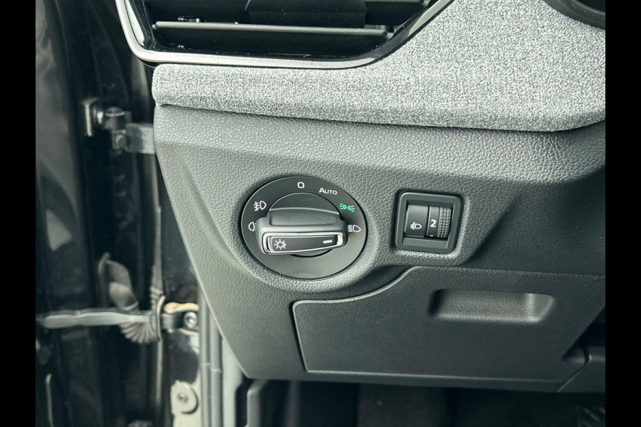Škoda Kamiq 1.0 TSI 115pk Business Edition DSG Navigatie Climate control Cruise control LED Keyless Achteruitrijcamera Parkeersensoren Apple Carplay/ Android Auto Radio