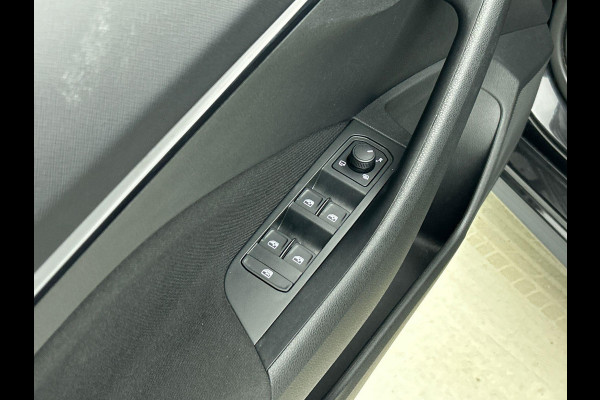 Škoda Kamiq 1.0 TSI 115pk Business Edition DSG Navigatie Climate control Cruise control LED Keyless Achteruitrijcamera Parkeersensoren Apple Carplay/ Android Auto Radio