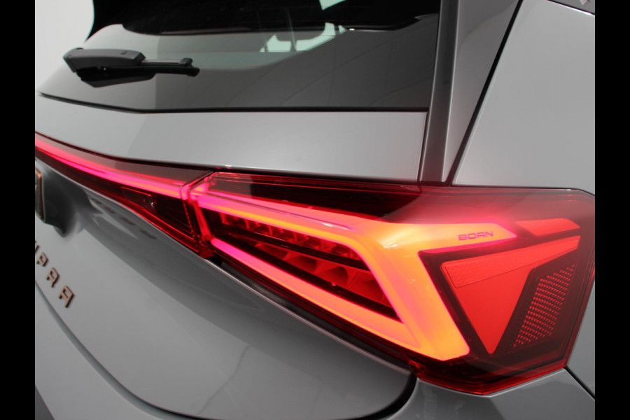 CUPRA Born Business Plus 62 kWh SOH 92% Climate control LED Lichtmetalen velgen Navigatie Apple Carplay/ Android Auto Camera Parkeersensoren Sfeerverlichting
