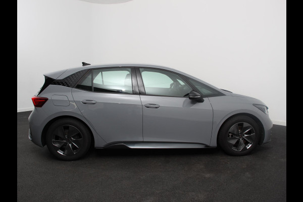 CUPRA Born Business Plus 62 kWh SOH 92% Climate control LED Lichtmetalen velgen Navigatie Apple Carplay/ Android Auto Camera Parkeersensoren Sfeerverlichting