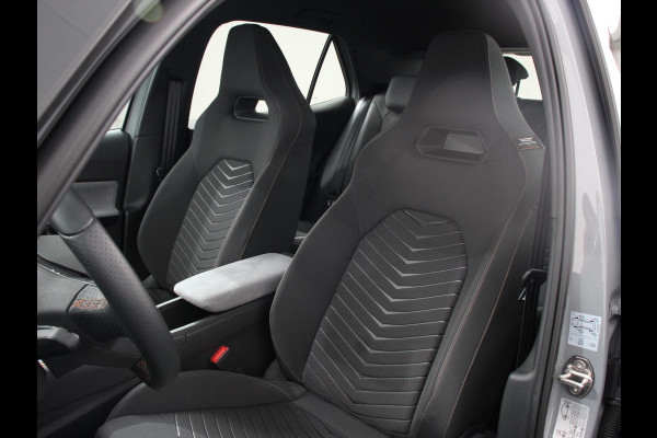 CUPRA Born Business Plus 62 kWh SOH 92% Climate control LED Lichtmetalen velgen Navigatie Apple Carplay/ Android Auto Camera Parkeersensoren Sfeerverlichting