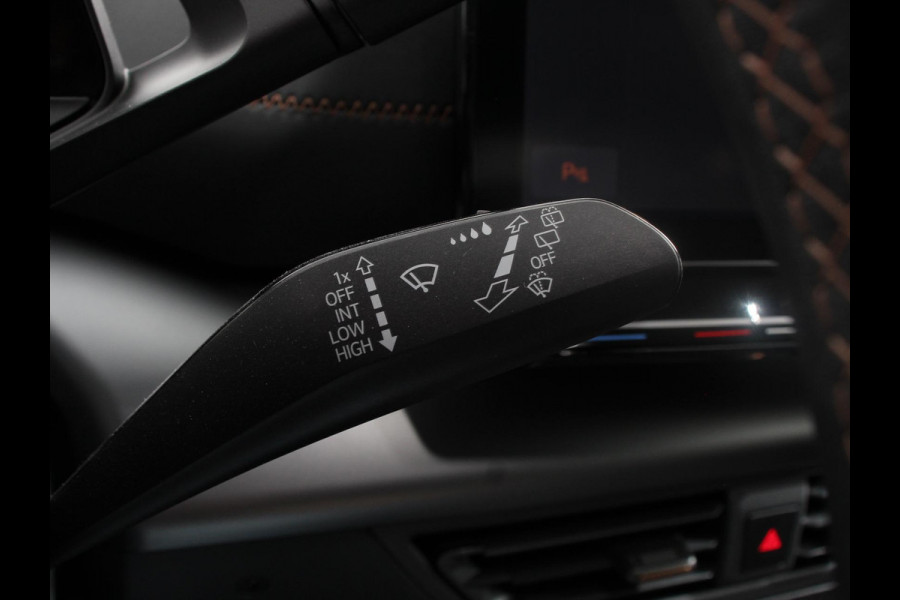 CUPRA Born Business Plus 62 kWh SOH 92% Climate control LED Lichtmetalen velgen Navigatie Apple Carplay/ Android Auto Camera Parkeersensoren Sfeerverlichting