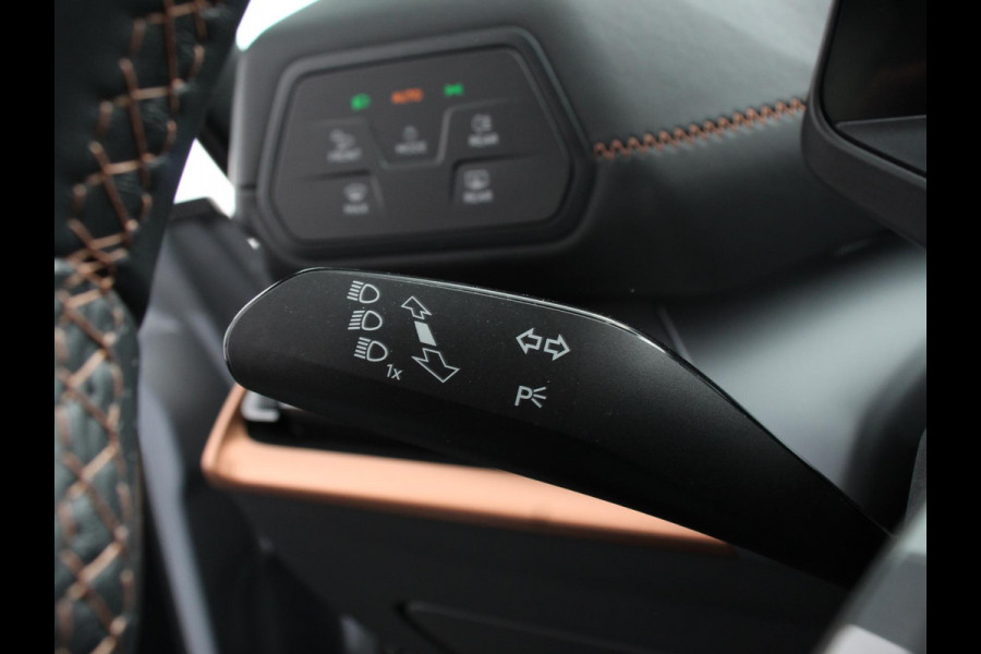 CUPRA Born Business Plus 62 kWh SOH 92% Climate control LED Lichtmetalen velgen Navigatie Apple Carplay/ Android Auto Camera Parkeersensoren Sfeerverlichting