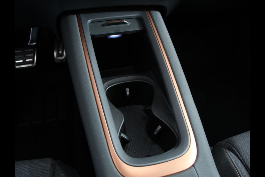 CUPRA Born Business Plus 62 kWh SOH 92% Climate control LED Lichtmetalen velgen Navigatie Apple Carplay/ Android Auto Camera Parkeersensoren Sfeerverlichting