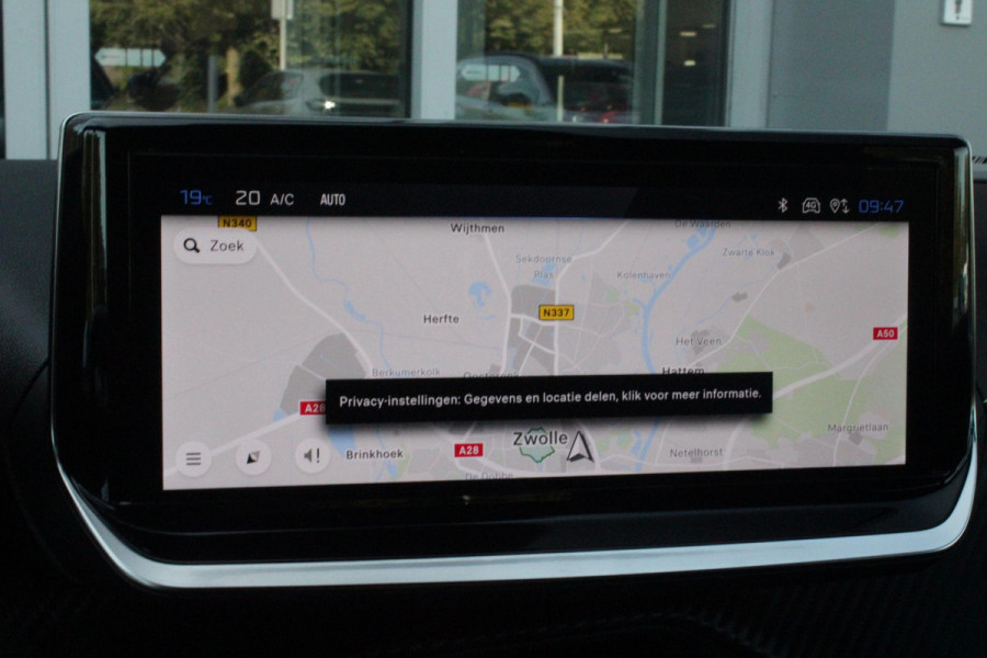 Peugeot 2008 1.2 Hybrid 145PK AUTOMAAT GT PACK | ELEKTRISCH BEDIENBARE BESTUURDERSSTOEL | NAVIGATIE | FULL LED KOPLAMPEN | DRAADLOZE APPLE CARPLAY/ANDROID AUTO | ADAPTIVE CRUISE CONTROL | CAMERA VOOR + ACHTER | CLIMATE CONTROL | LICHTMETALEN VELGEN 17" | KEYLESS ENTRY/START | DAB+ RADIO | ALCANTARA/LEDEREN BEKLEDING  | DODEHOEK DETECTIE | PARKEERSENSOREN VOOR + ACHTER | STOEL VERWARMING | DRAADLOZE TELEFOONLADER |