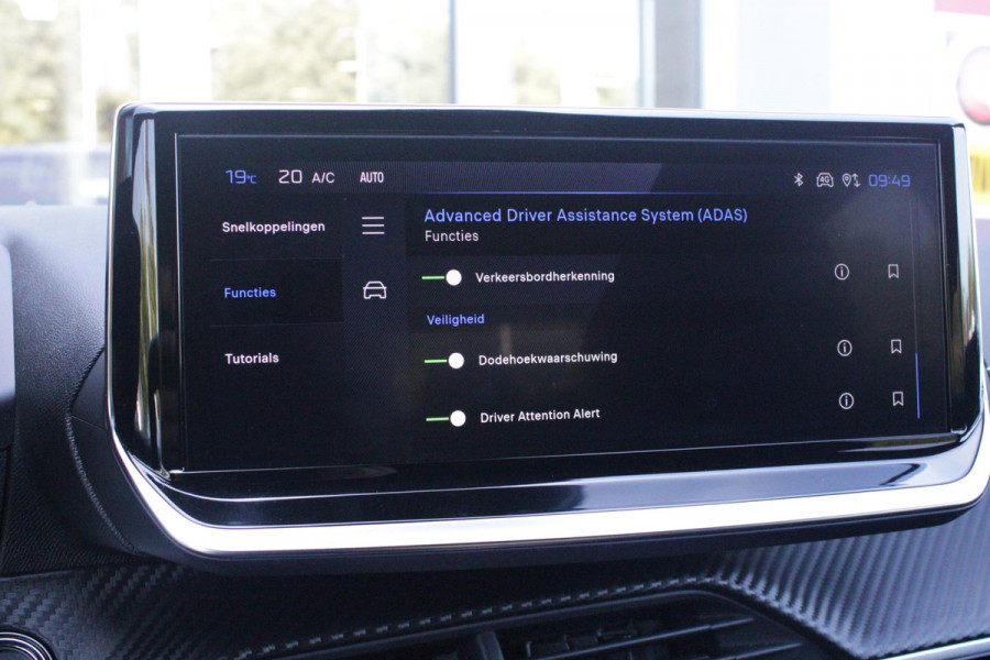 Peugeot 2008 1.2 Hybrid 145PK AUTOMAAT GT PACK | ELEKTRISCH BEDIENBARE BESTUURDERSSTOEL | NAVIGATIE | FULL LED KOPLAMPEN | DRAADLOZE APPLE CARPLAY/ANDROID AUTO | ADAPTIVE CRUISE CONTROL | CAMERA VOOR + ACHTER | CLIMATE CONTROL | LICHTMETALEN VELGEN 17" | KEYLESS ENTRY/START | DAB+ RADIO | ALCANTARA/LEDEREN BEKLEDING  | DODEHOEK DETECTIE | PARKEERSENSOREN VOOR + ACHTER | STOEL VERWARMING | DRAADLOZE TELEFOONLADER |
