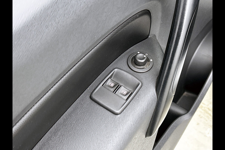 Renault Kangoo 1.5 DCi Euro6 75PK Comfort / 2x Schuifdeur / Trekhaak / Airco / Navigatie / Radio multimedia / Apk nieuw