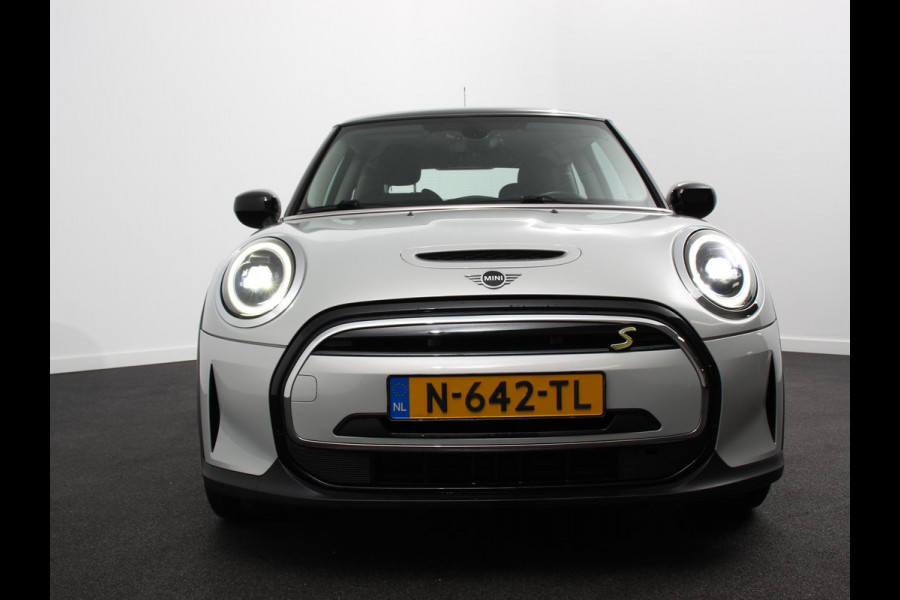 MINI Electric Business Edition Automaat 33 kWh SOH 95% Navigatie Climate Control  Lichtmetalen Velgen  Dab Parkeer sensoren Cruise Control