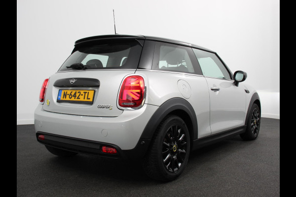 MINI Electric Business Edition Automaat 33 kWh SOH 95% Navigatie Climate Control  Lichtmetalen Velgen  Dab Parkeer sensoren Cruise Control