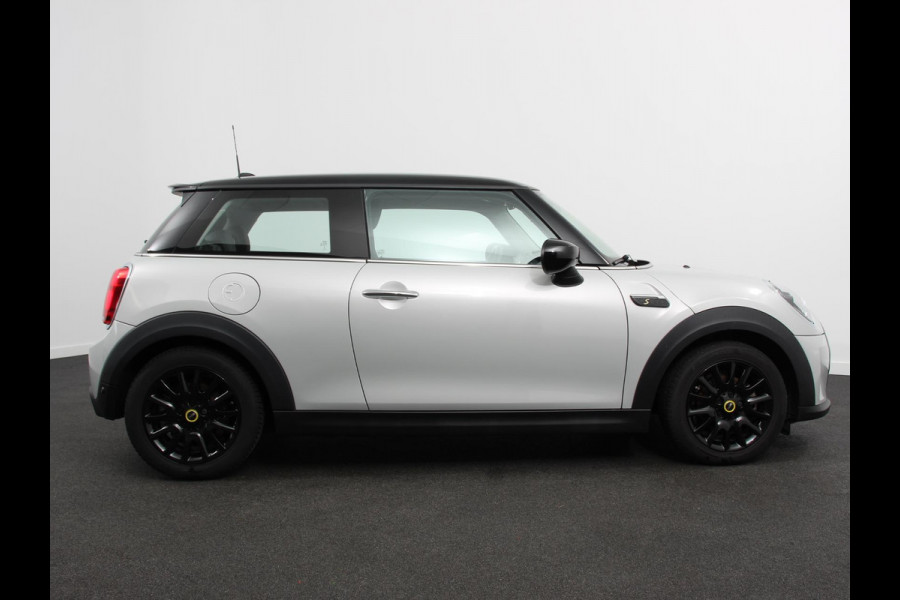 MINI Electric Business Edition Automaat 33 kWh SOH 95% Navigatie Climate Control  Lichtmetalen Velgen  Dab Parkeer sensoren Cruise Control