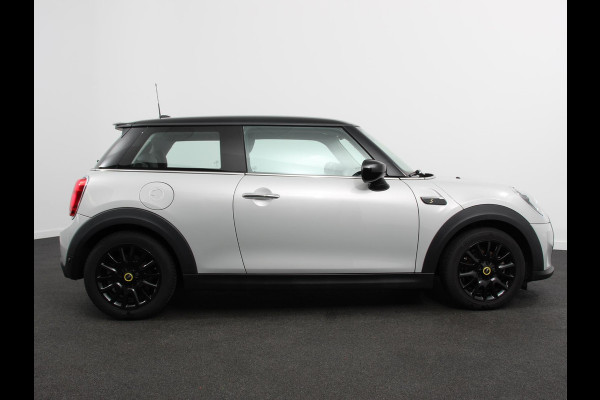 MINI Electric Business Edition Automaat 33 kWh SOH 95% Navigatie Climate Control  Lichtmetalen Velgen  Dab Parkeer sensoren Cruise Control