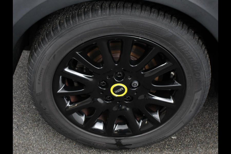 MINI Electric Business Edition Automaat 33 kWh SOH 95% Navigatie Climate Control  Lichtmetalen Velgen  Dab Parkeer sensoren Cruise Control