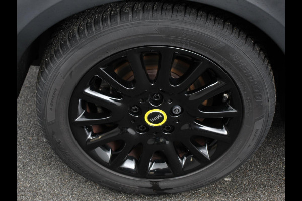 MINI Electric Business Edition Automaat 33 kWh SOH 95% Navigatie Climate Control  Lichtmetalen Velgen  Dab Parkeer sensoren Cruise Control