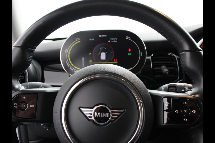 MINI Electric Business Edition Automaat 33 kWh SOH 95% Navigatie Climate Control  Lichtmetalen Velgen  Dab Parkeer sensoren Cruise Control