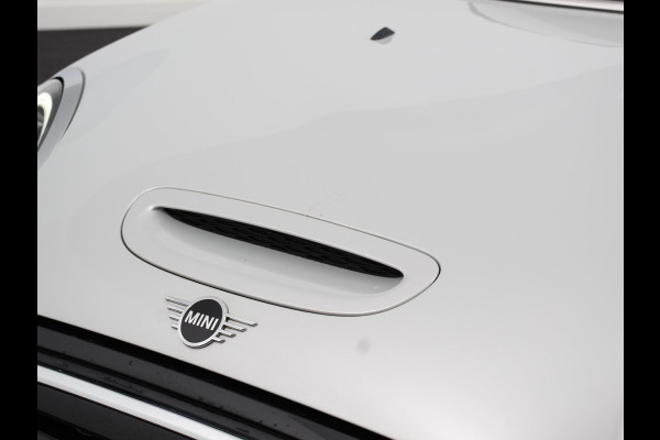 MINI Electric Business Edition Automaat 33 kWh SOH 95% Navigatie Climate Control  Lichtmetalen Velgen  Dab Parkeer sensoren Cruise Control
