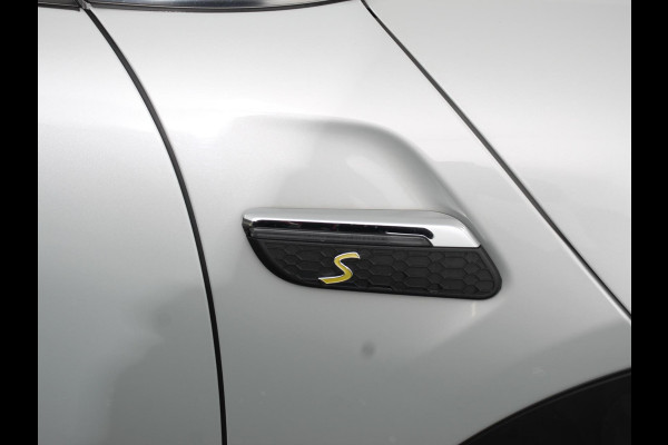 MINI Electric Business Edition Automaat 33 kWh SOH 95% Navigatie Climate Control  Lichtmetalen Velgen  Dab Parkeer sensoren Cruise Control