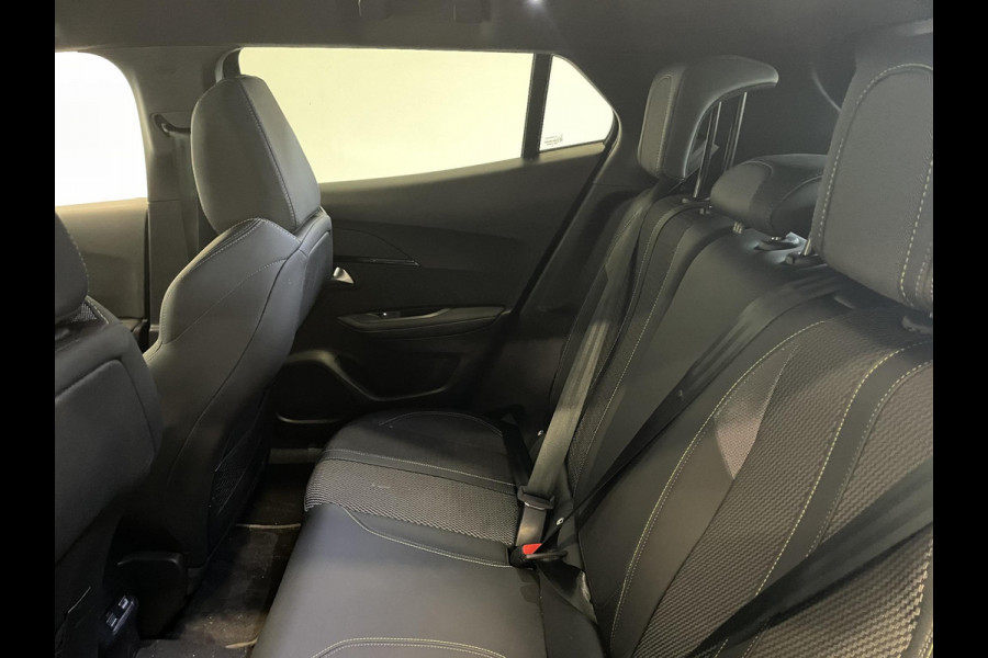 Peugeot 2008 1.2 PureTech 130pk Automaat GT-Line Navigatie Apple Carplay/Android Auto Camera Parkeersensoren Ledverlichting Cruise Control Virtual Cockpit Climate Control Lichtmetalen velgen