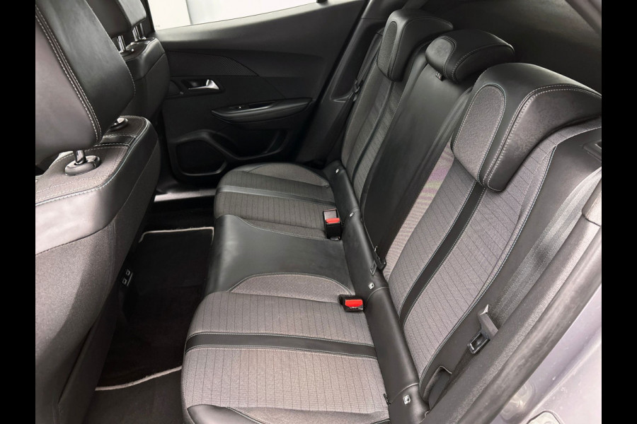 Peugeot e-2008 EV Allure Pack 50 kWh | SOH 90% | Origineel NL | Carplay | 1/2 Leder |Camera |