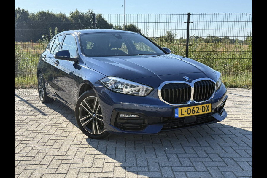 BMW 1-serie 118i High Executive | Camera | PDC | Carplay | Cruise Control |