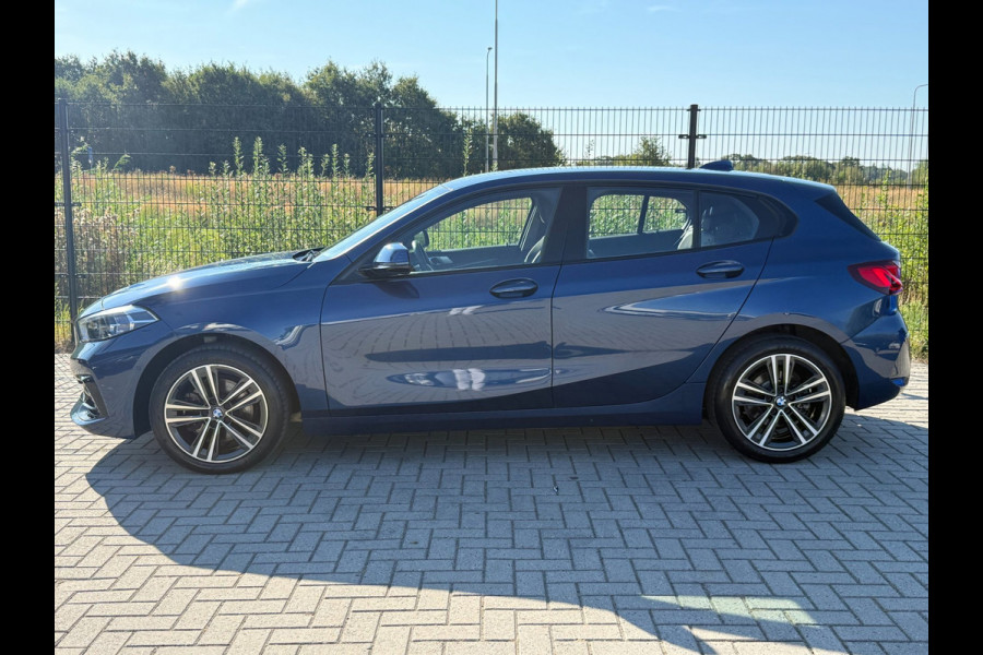 BMW 1-serie 118i High Executive | Camera | PDC | Carplay | Cruise Control |