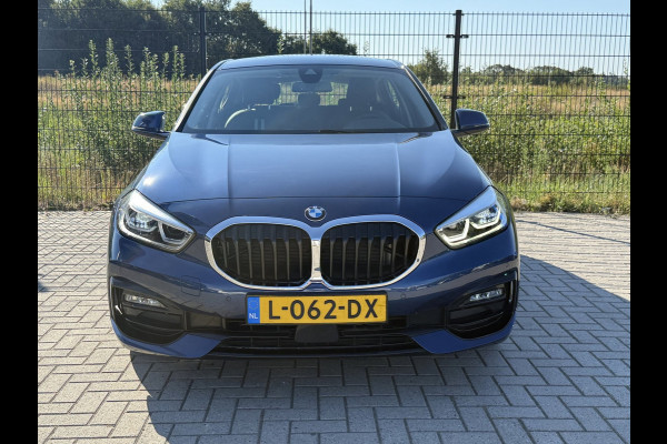BMW 1-serie 118i High Executive | Camera | PDC | Carplay | Cruise Control |