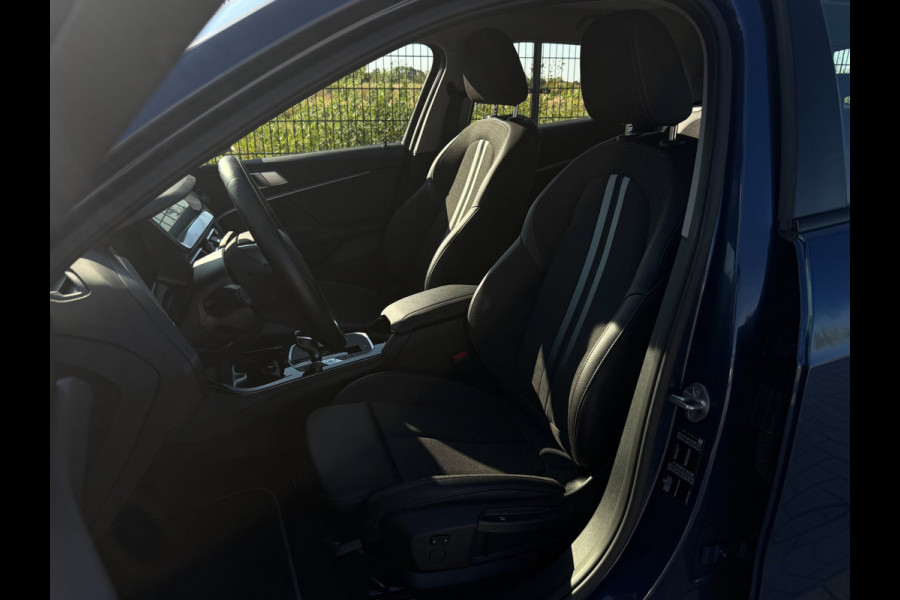 BMW 1-serie 118i High Executive | Camera | PDC | Carplay | Cruise Control |