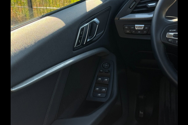 BMW 1-serie 118i High Executive | Camera | PDC | Carplay | Cruise Control |